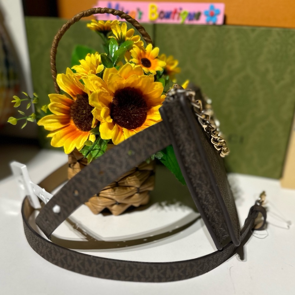 🆕MICHAEL KORS Large BELT BAG - Picture 5 of 10